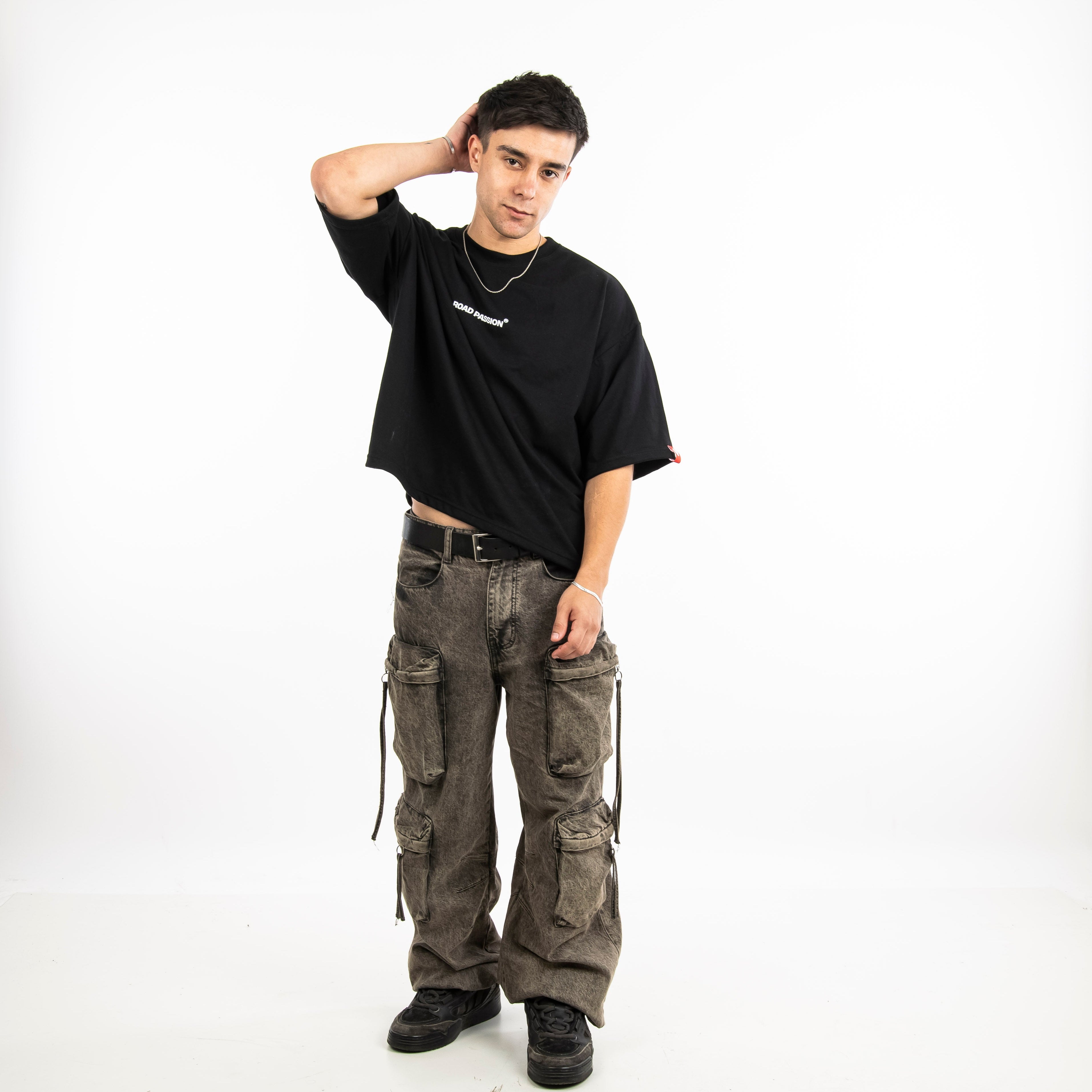 Boxy Fit Essential * White & Black *