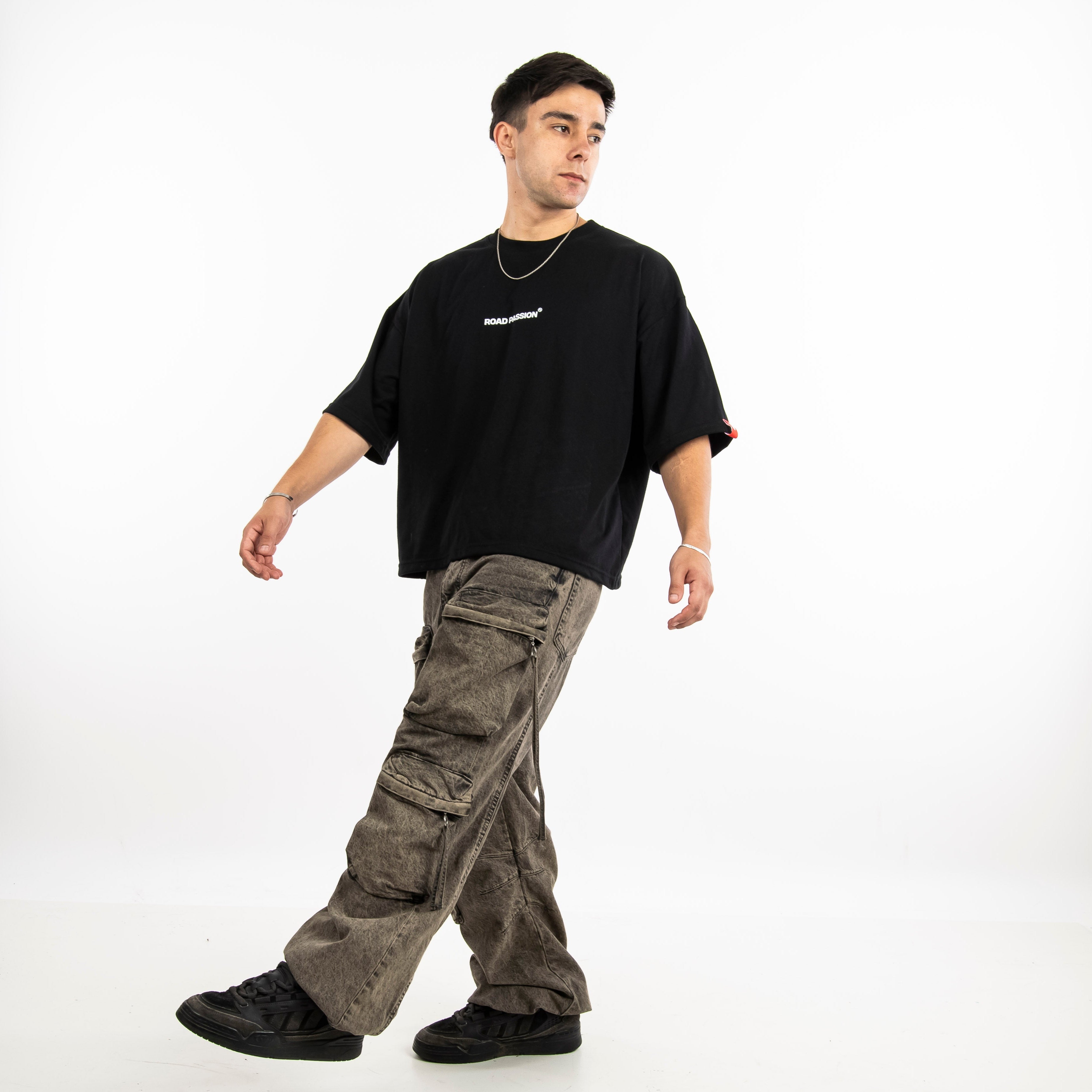 Boxy Fit Essential * White & Black *