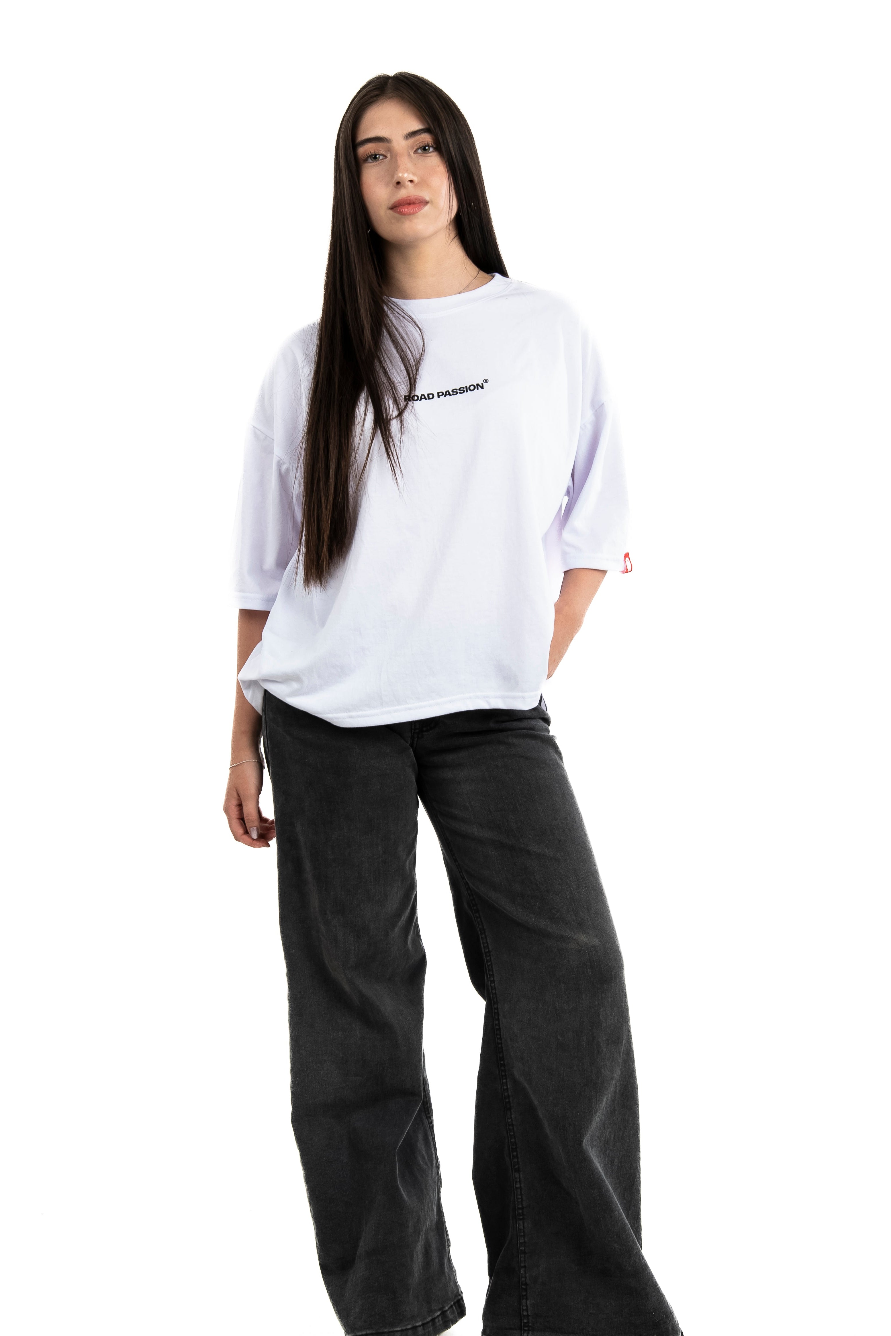 Boxy Fit Essential * White & Black *