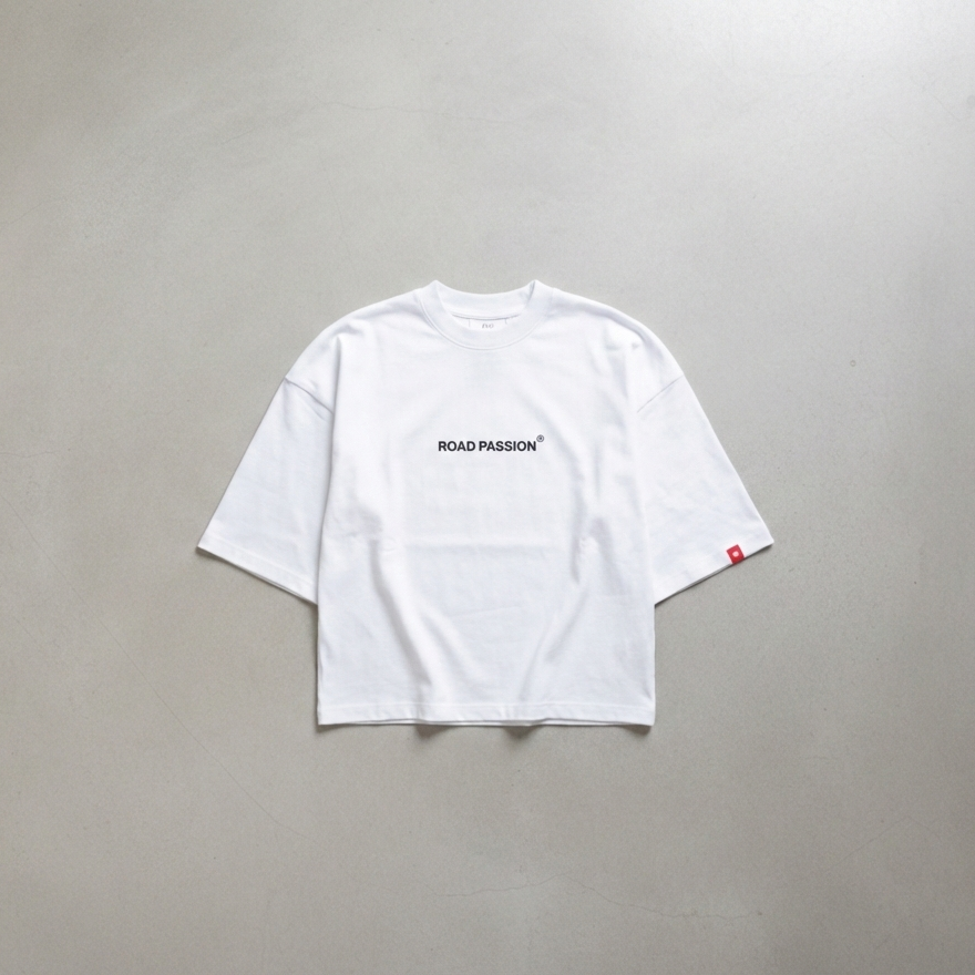 Boxy Fit Essential * White & Black *